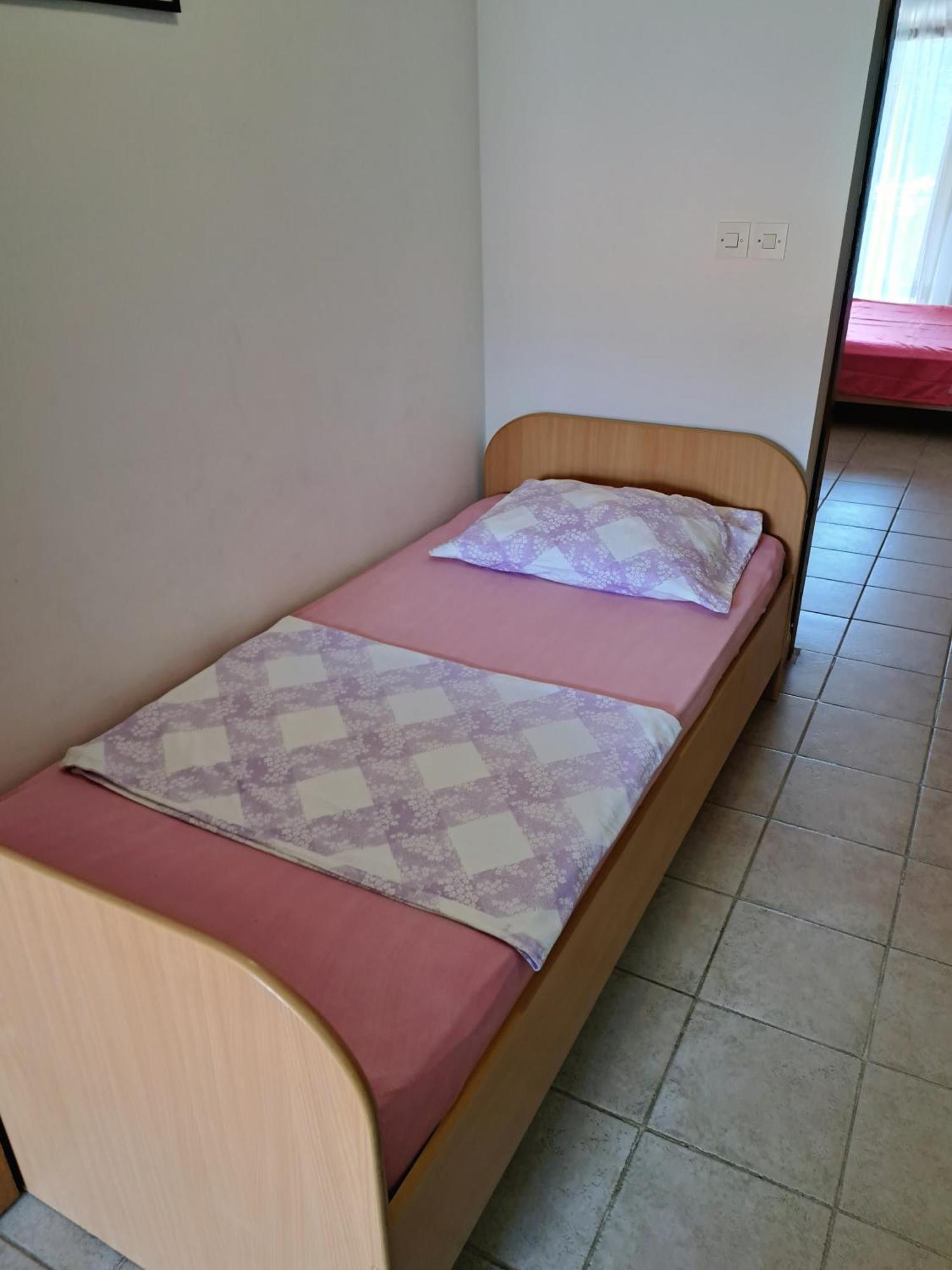 Apartments 1000 Flowers Stari Grad  Room photo
