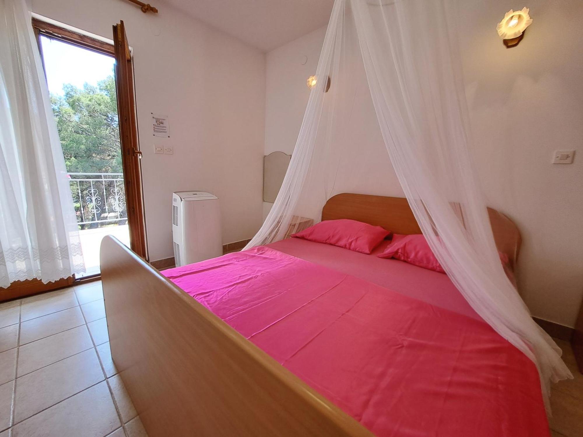 Apartments 1000 Flowers Stari Grad  Room photo