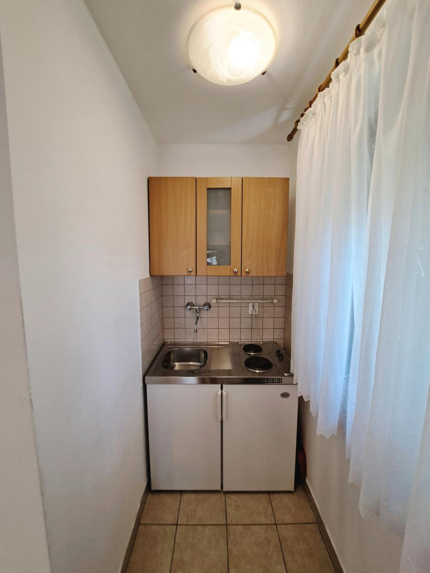 Apartments 1000 Flowers Stari Grad  Room photo