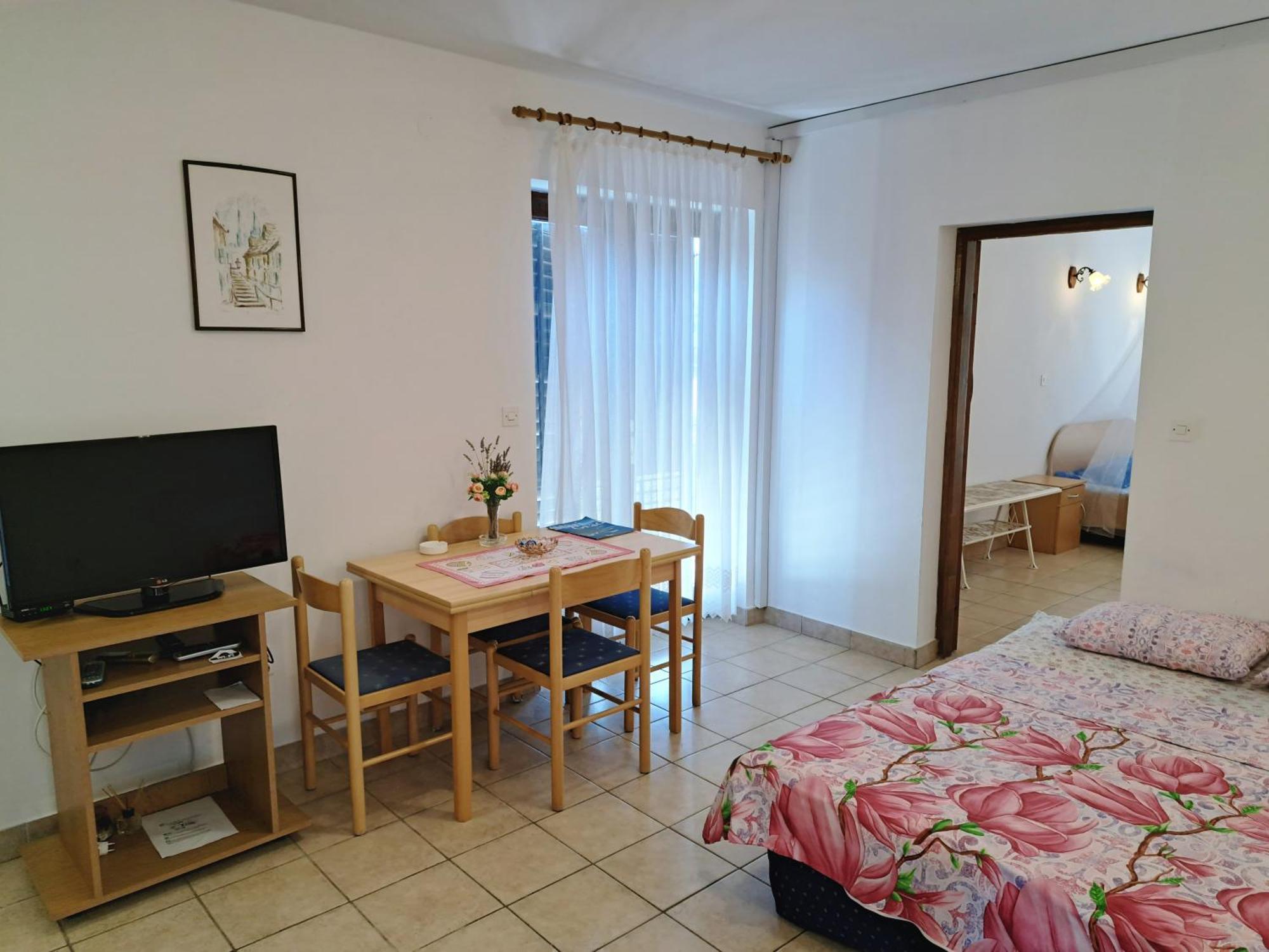Apartments 1000 Flowers Stari Grad  Room photo