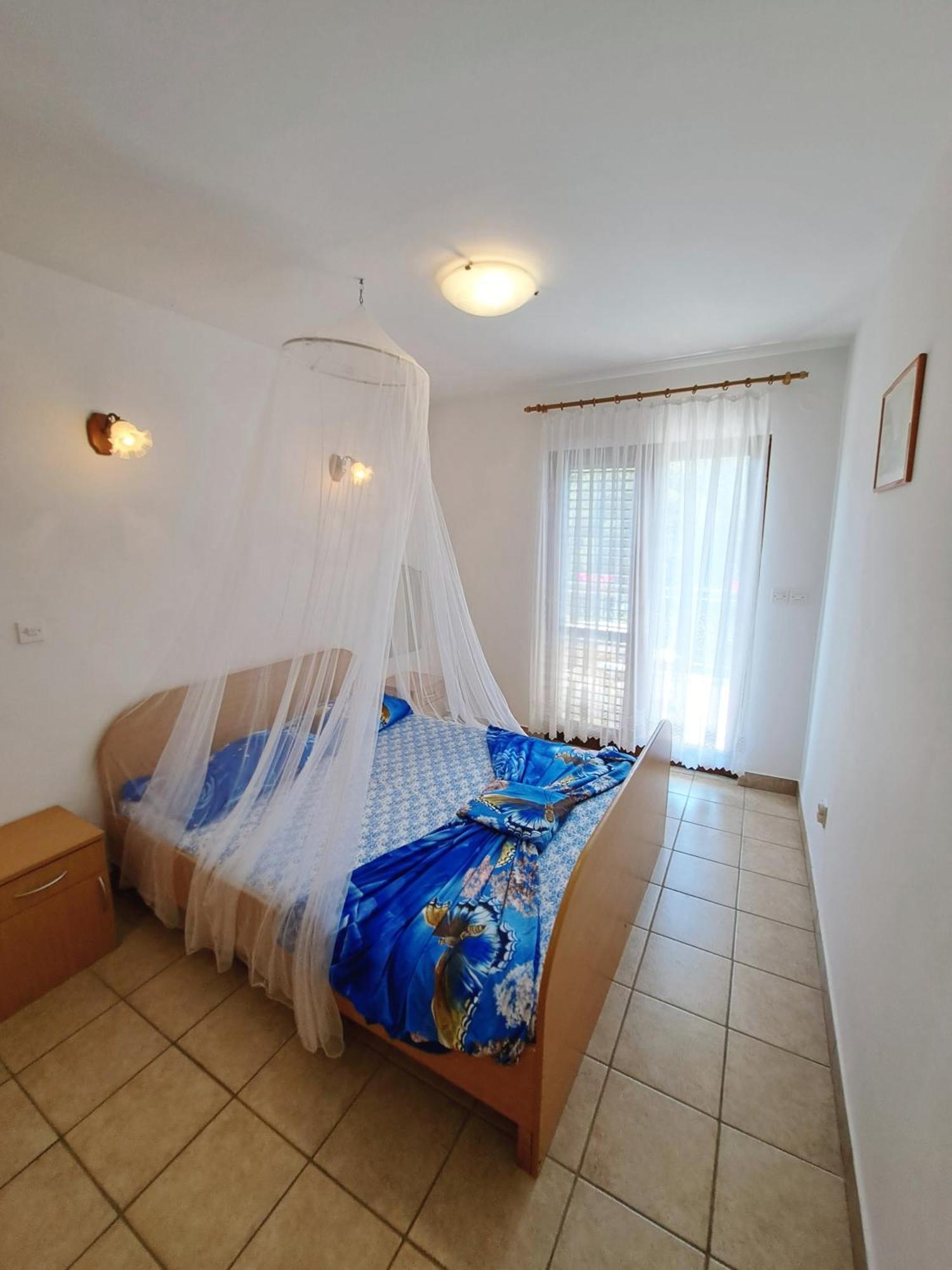 Apartments 1000 Flowers Stari Grad  Room photo