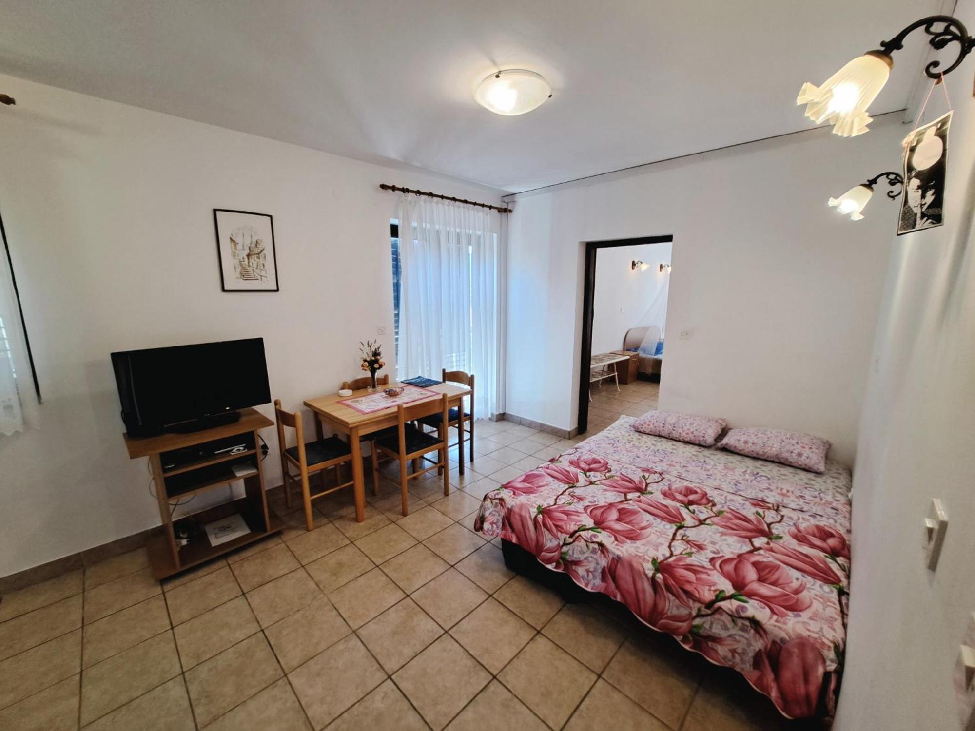 Apartments 1000 Flowers Stari Grad  Room photo
