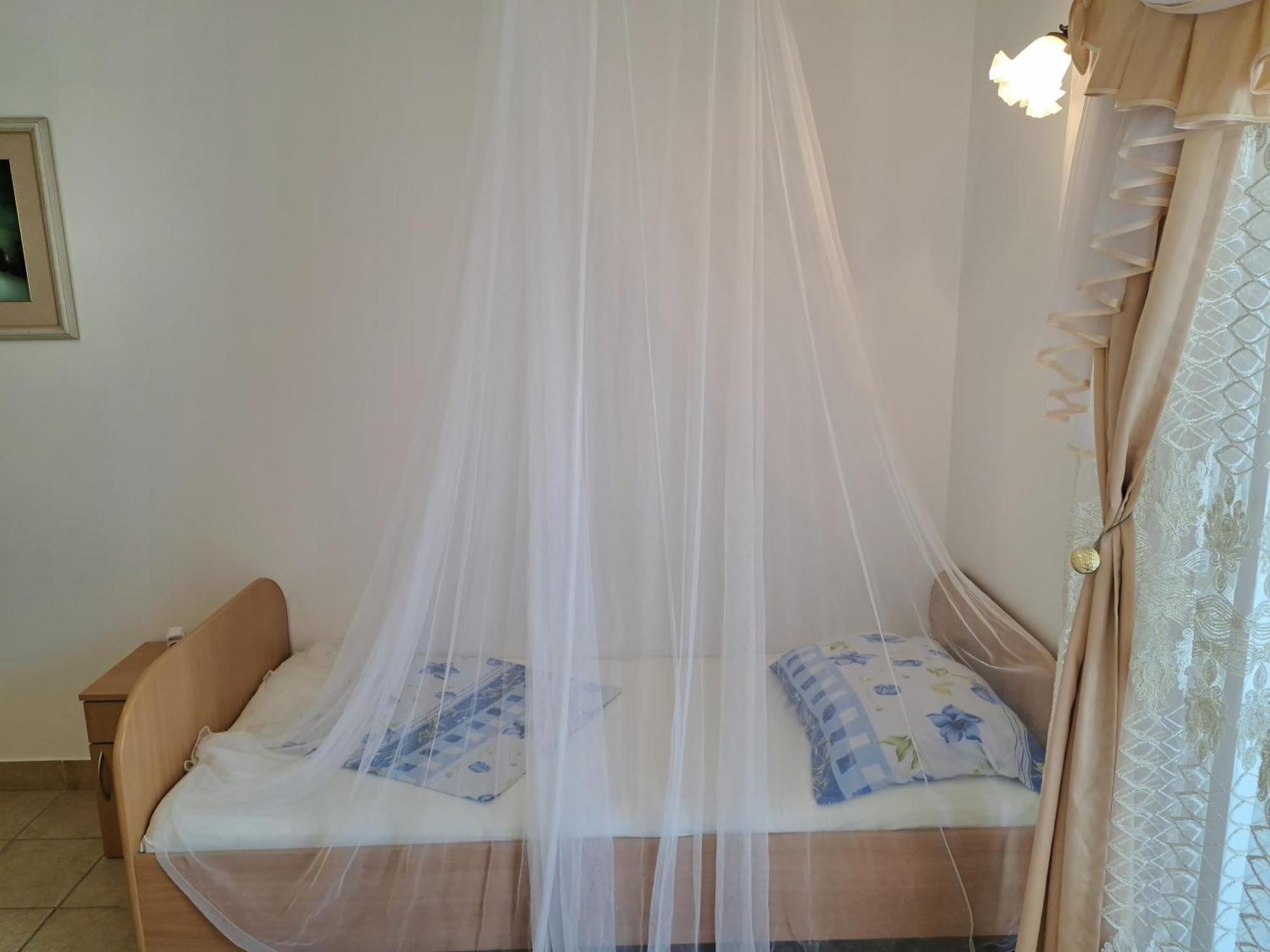Apartments 1000 Flowers Stari Grad  Room photo