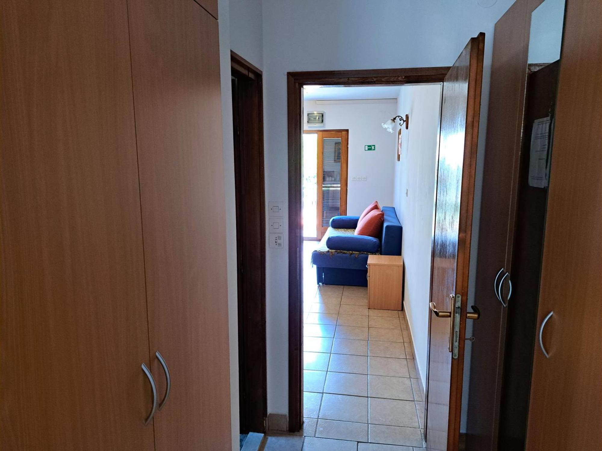 Apartments 1000 Flowers Stari Grad  Room photo