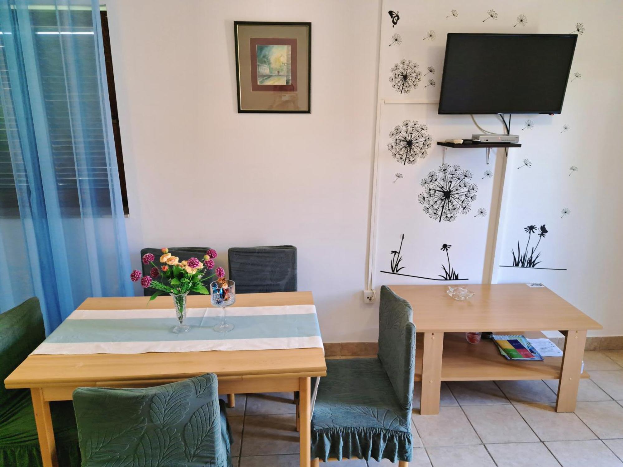 Apartments 1000 Flowers Stari Grad  Room photo