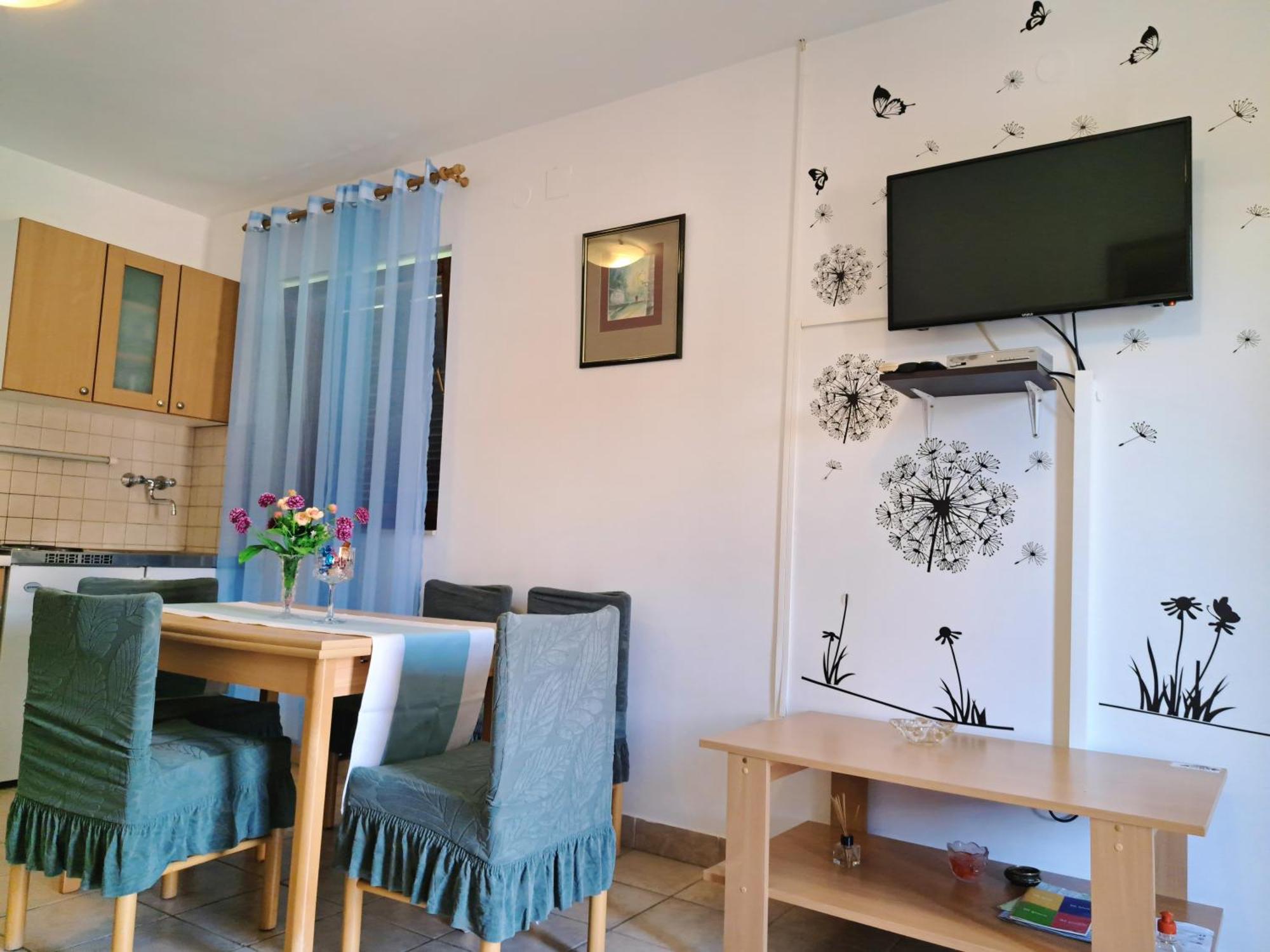 Apartments 1000 Flowers Stari Grad  Room photo